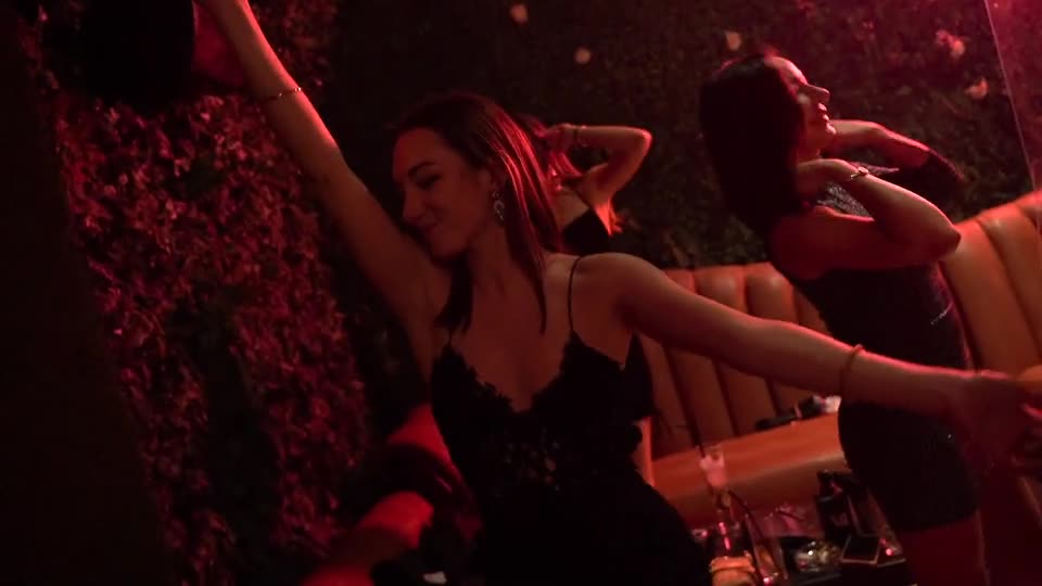 Tanzende Frauen bei einer Party